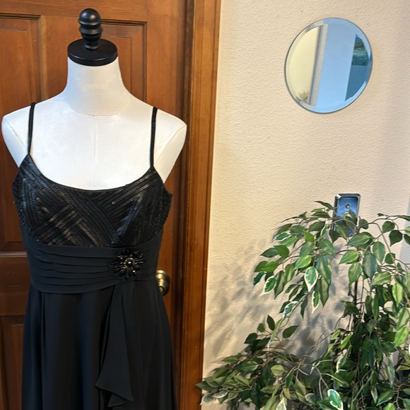 PRICE FIRM BCBGMaxAzria dress - Picture 4 of 11